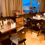 Bar & Restaurant