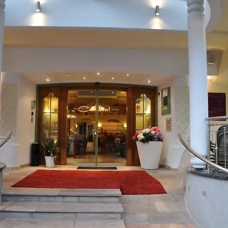 Bar & Restaurant Hotel 4*