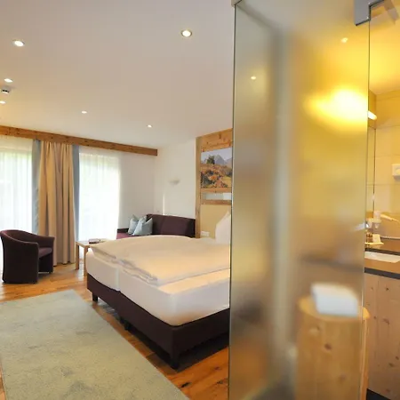 فندق Bar & Restaurant جيرلوس