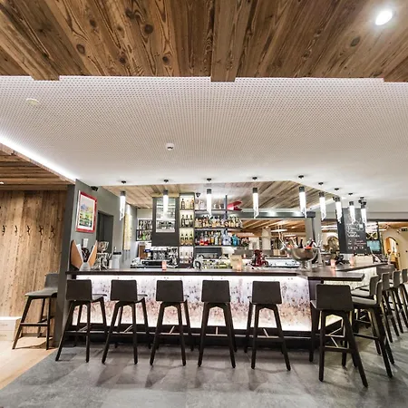 Bar & Restaurant Hotel