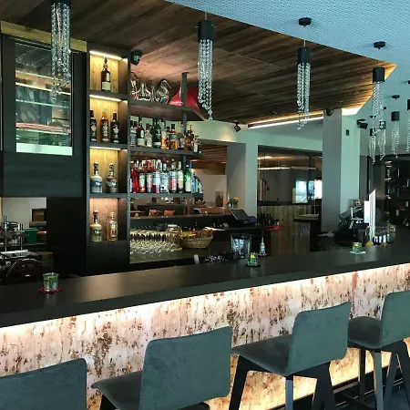 Hotel Bar & Restaurant 4*