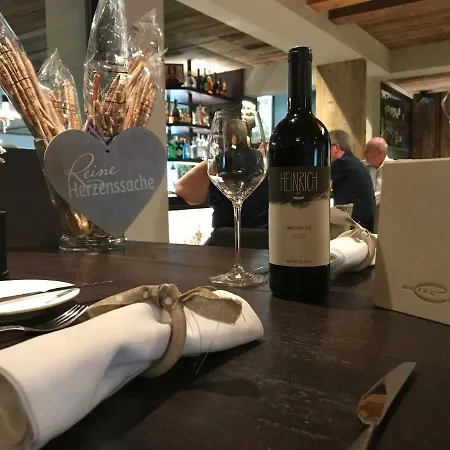 Bar & Restaurant
