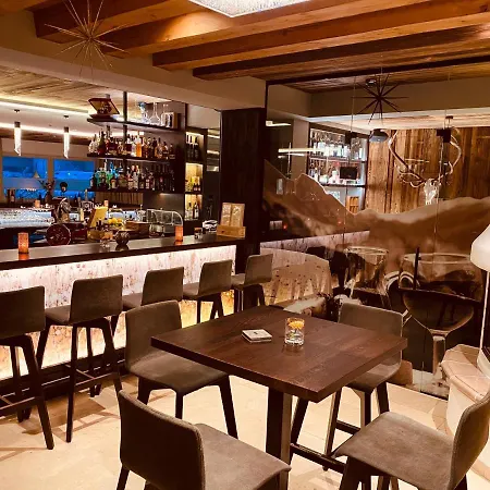 Bar & Restaurant 4* 盖洛斯