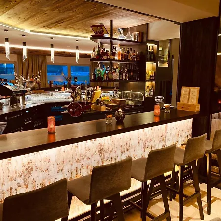 Bar & Restaurant 酒店