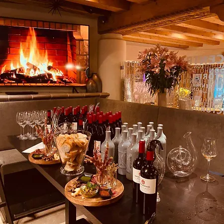 Bar & Restaurant