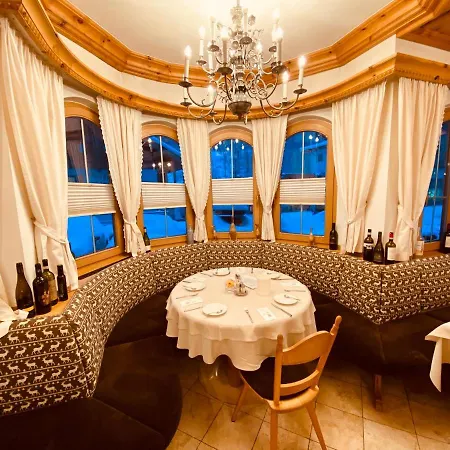 Bar & Restaurant
