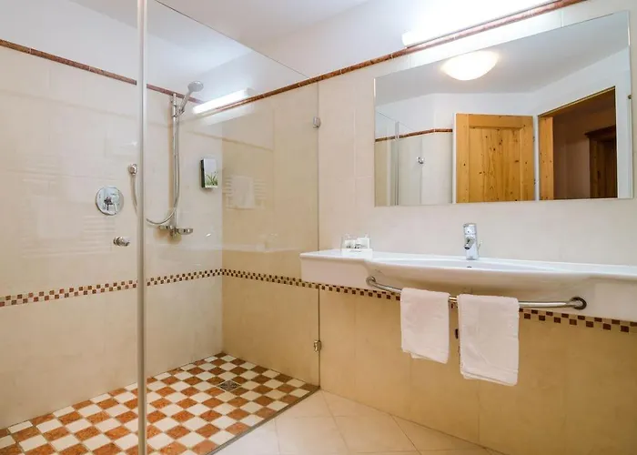 Bar & Restaurant Hotel