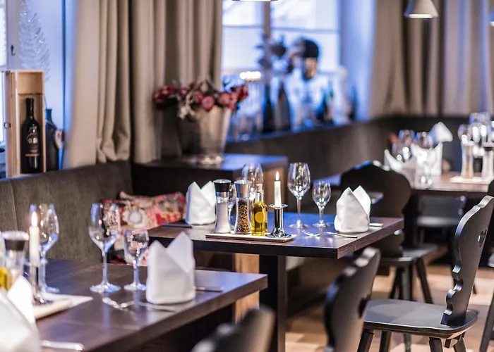 Hotel Bar & Restaurant