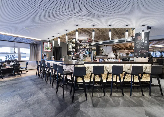 Bar & Restaurant 酒店