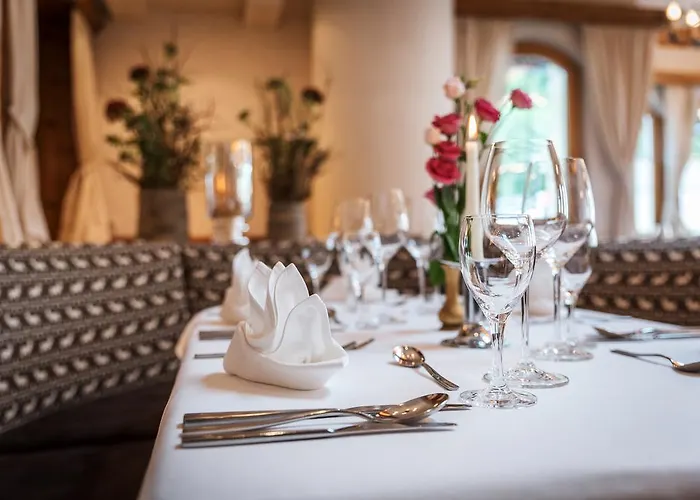 Hotel Bar & Restaurant