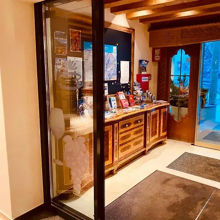 Bar & Restaurant Hotel 4*