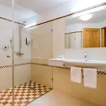 Bar & Restaurant Hotel