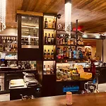 Hotel Bar & Restaurant
